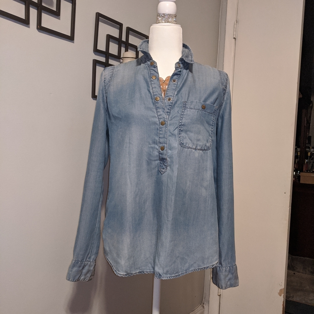 GUESS 100% Lyocell Denim Colored Shirt
